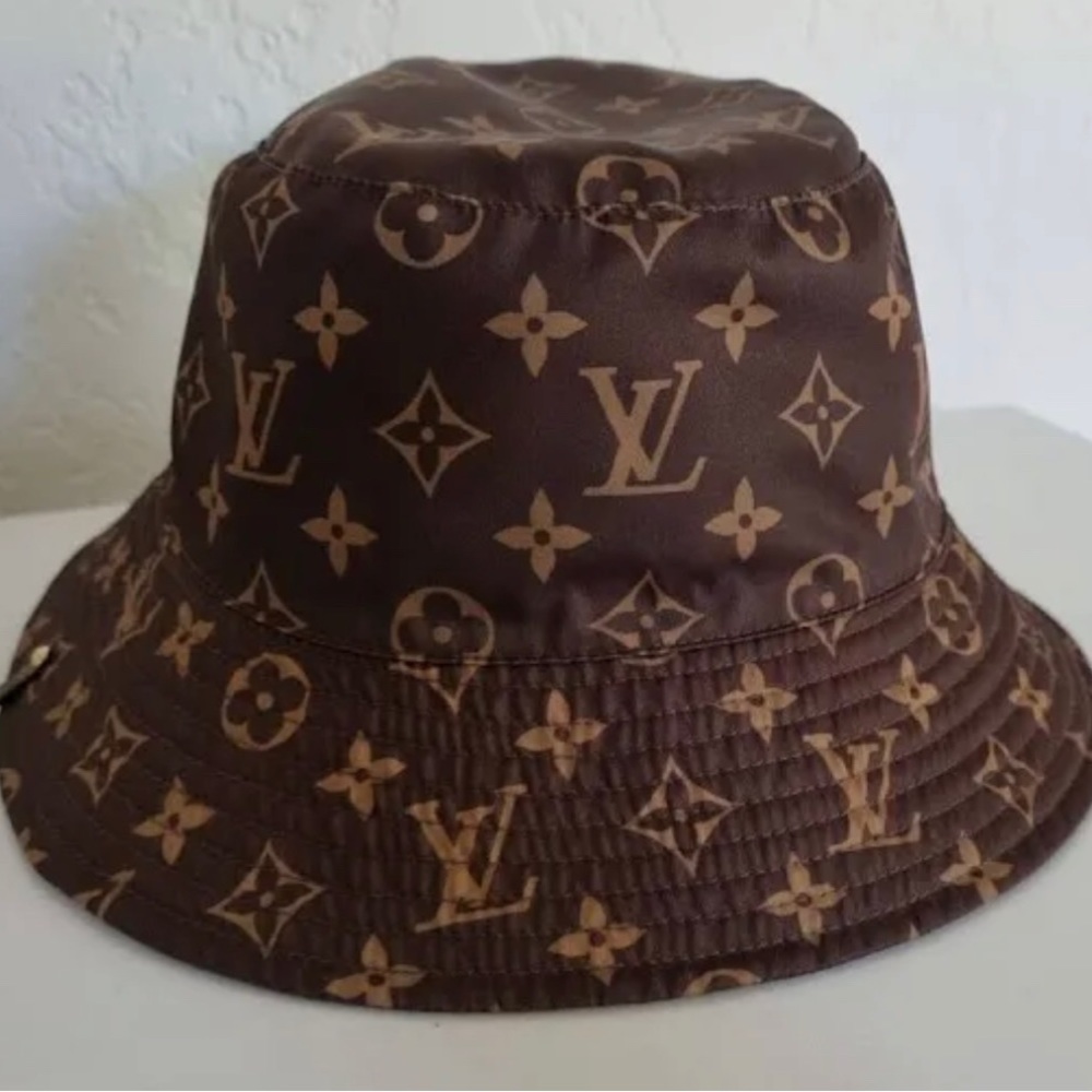 Louis Vuitton bucket hat. Excellent condition. Unused